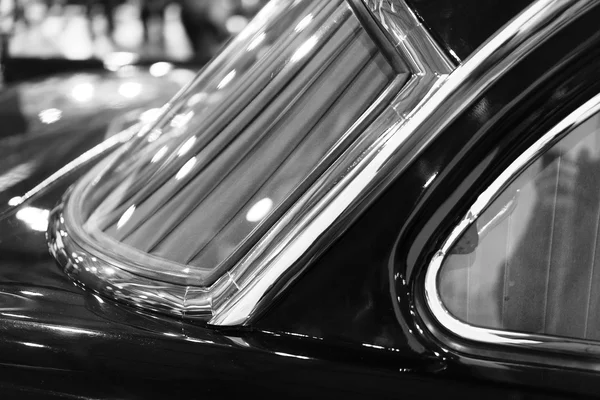 Horizontal black and white retro car window detail background — Stock Photo, Image