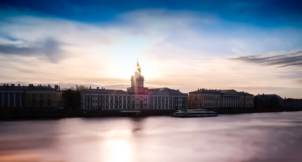 Horizontale levendige zonsondergang Sint-Petersburg speelgoed bokeh achtergrond — Stockfoto