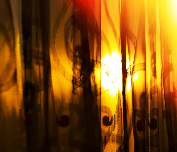 Cortinas de puesta de sol vívidas horizontales con fondo de fuga de luz — Foto de Stock