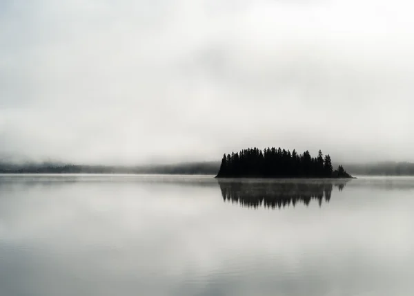 Norveç Fiyordu sis göl