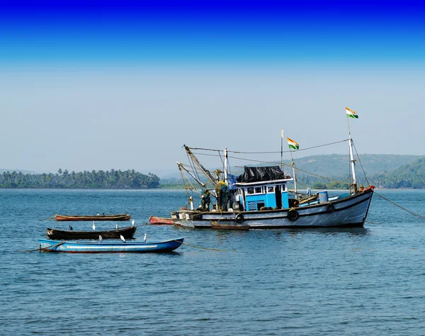 Horizontale levendige Indiase schepen en boten achtergrond achtergrond — Stockfoto