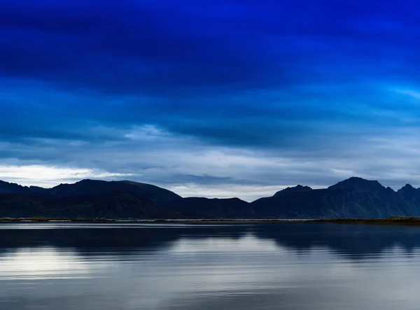 Orizzontale vivido Norvegia fiordo natura paesaggio sfondo backd — Foto Stock