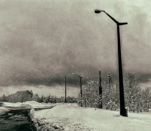 Горизонтальные грязные винтажные линии электропередач СССР — стоковое фото