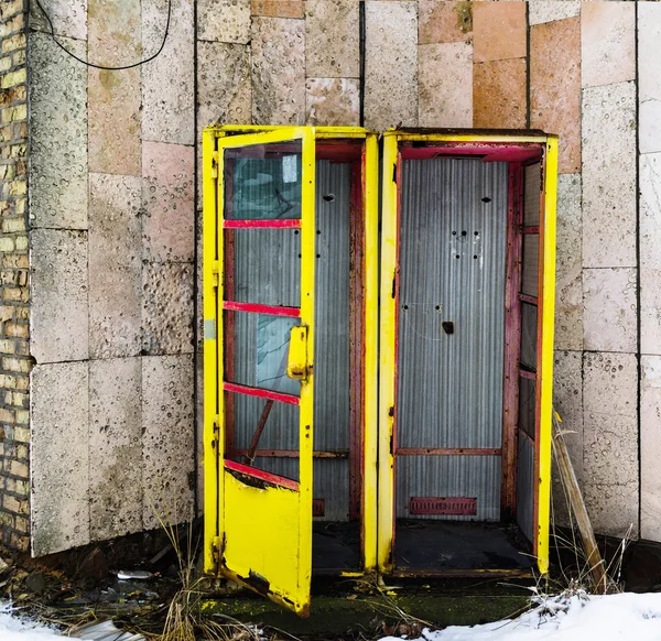 Quadratisch lebendige vintage radioaktive ussr pripyat call-box backgroun — Stockfoto