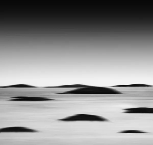 Kwadrat żywe, czarno-białe ocean krajobraz wyspy abstracti — Zdjęcie stockowe
