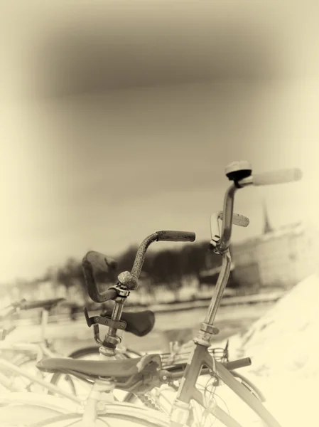 Verticale vintage seppia bicicletta vignetta sfondo — Foto Stock