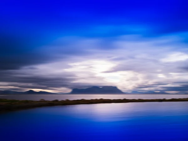 Горизонтальні яскраві Норвегії руху розмиття краєвид абстракції фонової м — стокове фото
