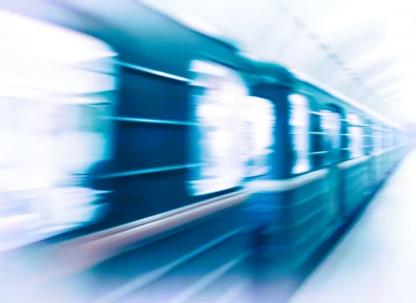 Поезд метро Виньетт в движении на фоне абстракции — стоковое фото