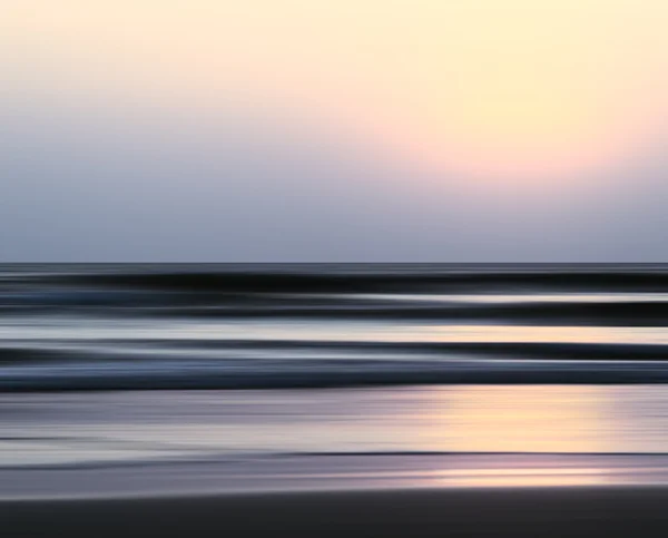 Horizontal preto e branco Oceano Índico pôr do sol movimento abstractio — Fotografia de Stock