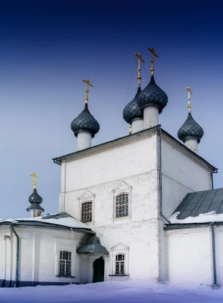 Rusia hermosa iglesia gris — Foto de Stock