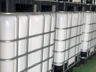 Endüstrideki kimyasallar için tanklar