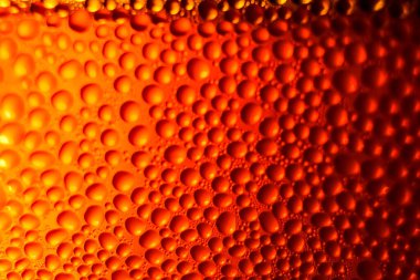 Önce su damlacıkları sonra portakal suyu.