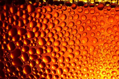 Önce su damlacıkları sonra portakal suyu.