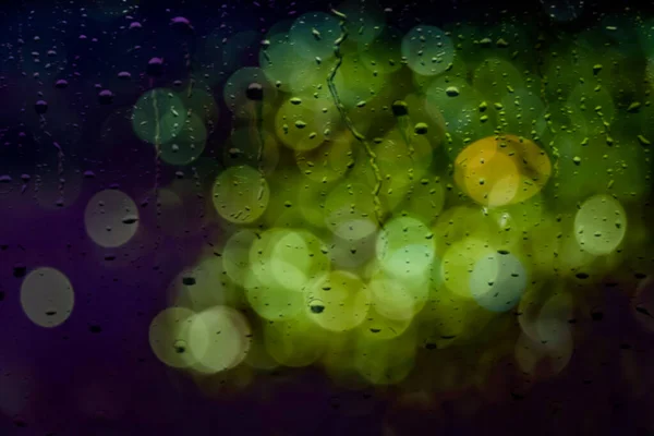 ガラスの上のぼけと水滴 — ストック写真