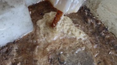 Tanktaki toprak anti-skalada.