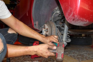 Arabanın fren sistemini kontrol et