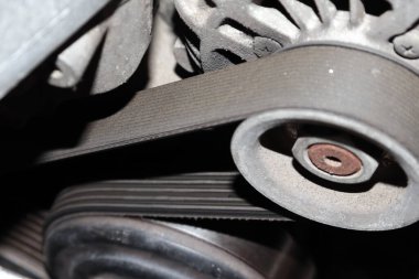 Motordaki kemeri kontrol et.