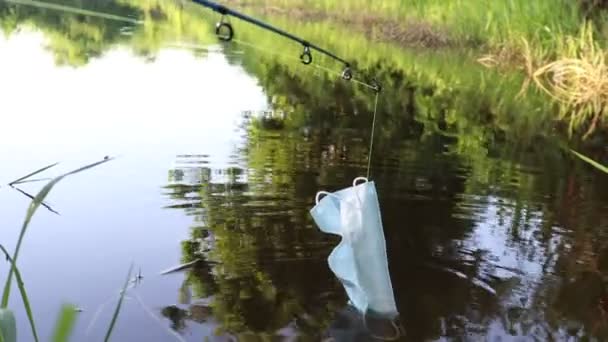 Angeln Fluss Abend Aber Wird Müll — Stockvideo