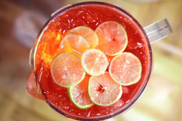 Hacer Bebidas Cóctel Durante Las Vacaciones Vaso Grande — Foto de Stock