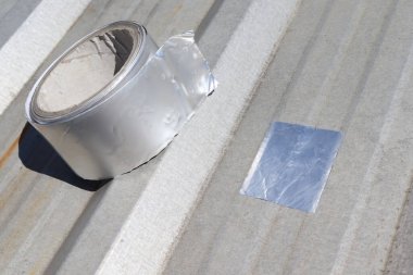 Nesnelerin sızmasını önlemek için alüminyum folyo bandı
