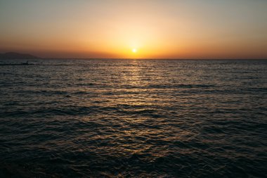 Denizin Üzerinde Gün Doğumu