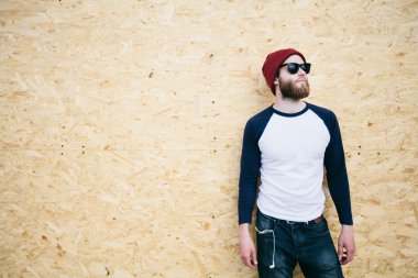 Hipster adam gözlüklü