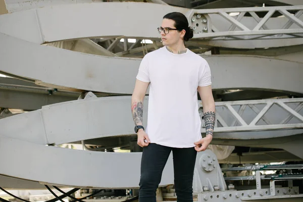 Hipster Handsome Male Model Glasses Wearing White Blank Shirt Black — Stock Photo, Image