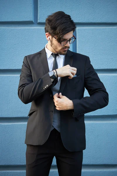 Schöner Eleganter Geschäftsmann Anzug — Stockfoto