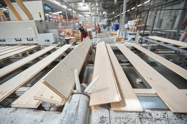 Timmerwerk Fabriek Geautomatiseerde Apparatuur Voor Laminaatproductie Moderne Robotfabriek Binnen Productie — Stockfoto