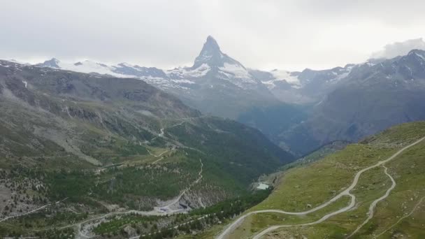 Matterhorn Montaña Con Nieve Blanca Cielo Azul Ciudad Zermatt Suiza — Vídeos de Stock