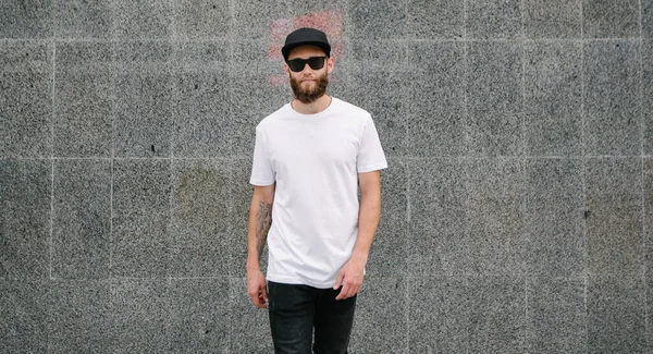 Hipster Handsome Male Model Beard Wearing White Blank Shirt Baseball — Stock Photo, Image