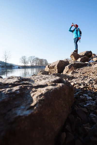 Girl hiking nature — Stock Photo, Image