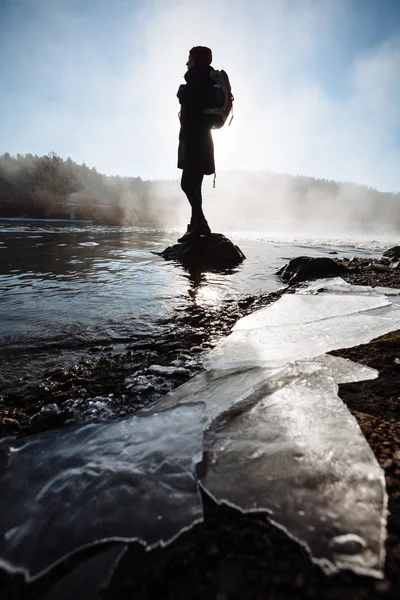 Girl hiking nature — Stock Photo, Image