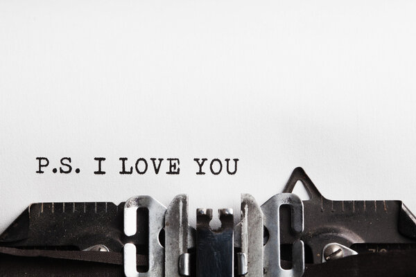 Ich liebe deine Schreibmaschine mit Papierbogen. — Stockfoto