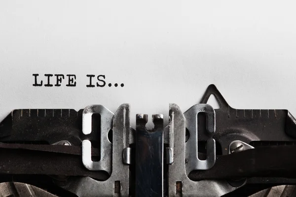 Hayat daktilo ile işarettir