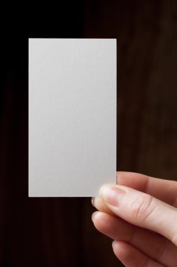 Boş bir iş veya ziyaret kart tutan el