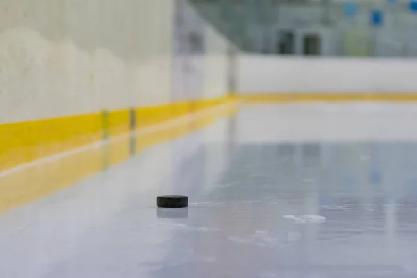 Disco Hockey Sobre Hielo —  Fotos de Stock