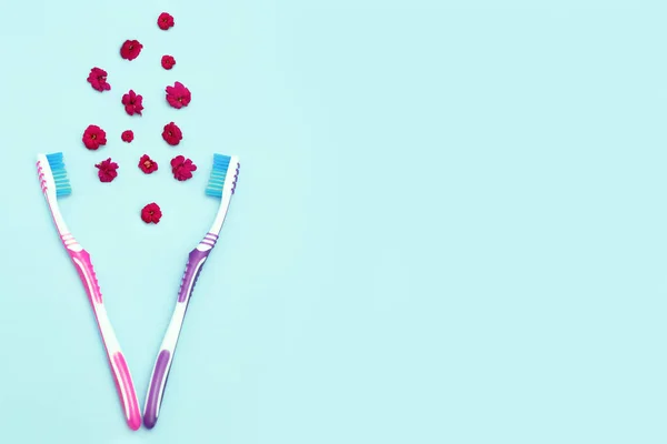 Fresh Breath Concept Two Toothbrushes Blue Background Relationship Couple Them — Stock Photo, Image