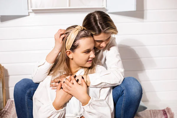 Beberapa Wanita Cantik Muda Lesbian Lembut Berkomunikasi Simpul Mereka Atau — Stok Foto