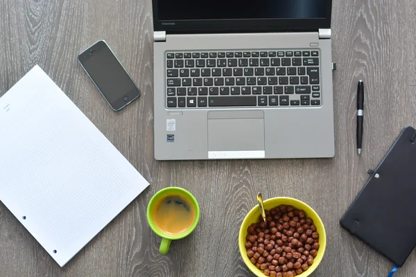 Dry breakfast at office table — Stock Photo, Image