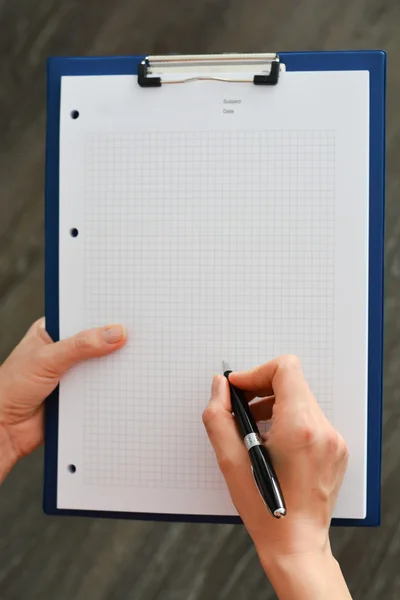 Blank paper on clipboard — Stock Photo, Image