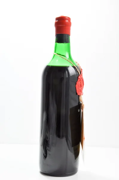 Garrafa de vinho tinto — Fotografia de Stock