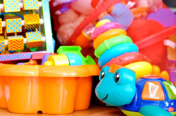 Детские пластиковые игрушки — стоковое фото