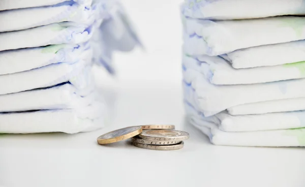 동전과 기저귀의 힙 — 스톡 사진