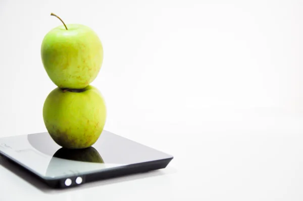 Manzanas verdes a escala digital — Foto de Stock