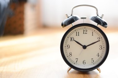 Retro siyah çalar saat