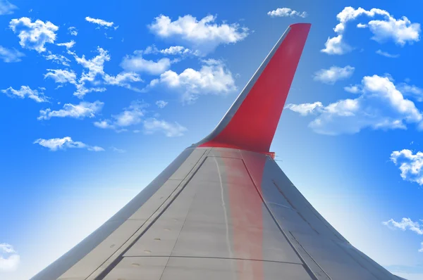 Ala de avión en las nubes — Foto de Stock