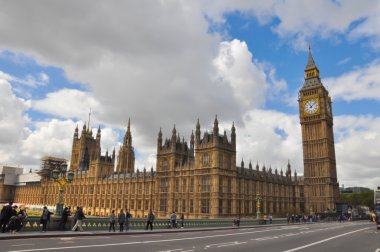Big Ben ile Westminster Sarayı ile Parlamento