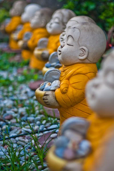 Little Monk statues. — Stock Photo, Image