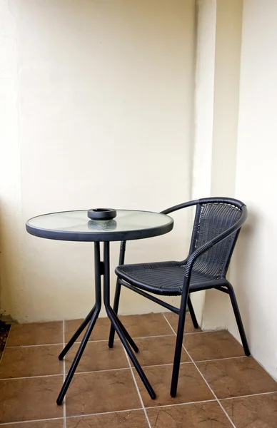 tezgah boş duvara karşı.